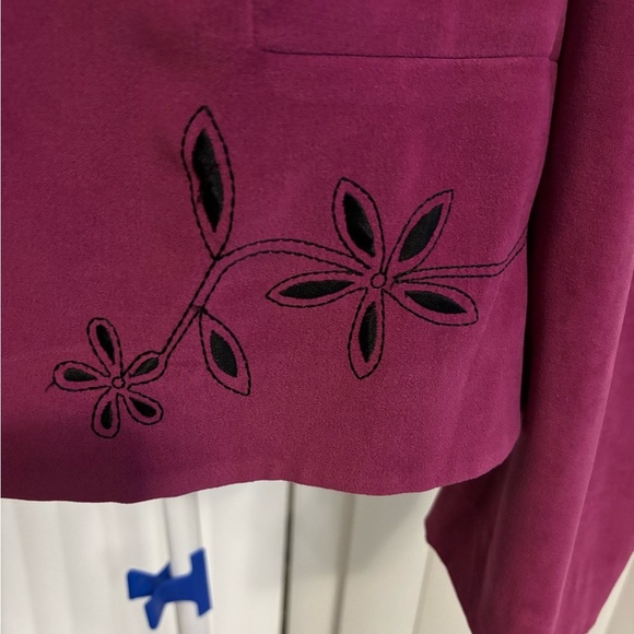 Dressbarn Pink Blazer with Floral Embroidery - Picture 4 of 9